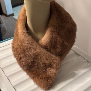 Elegant light Brown Fur Collar soooo soft!